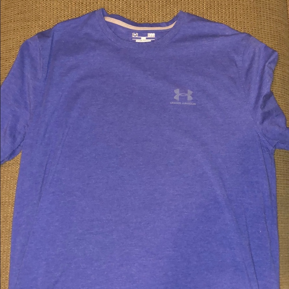 Large Under Armour loose fit t shirt
